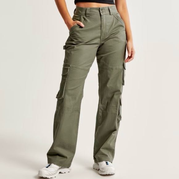 Abercrombie - Women’s Curve Love Relaxed Cargo Pant (Army Green, 30 10L) - Picture 3 of 7